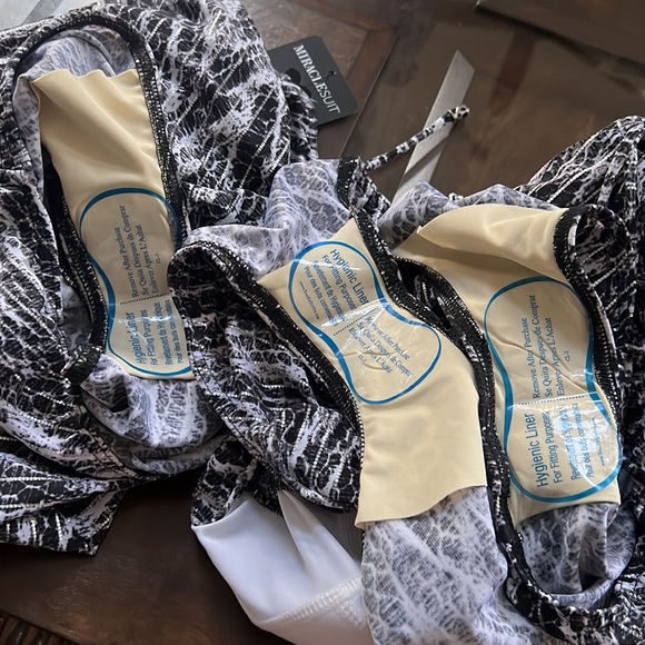 Miraclesuit
Chevron Python Eclat One Piece Swimsuit - Picture 14 of 15